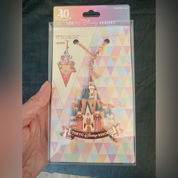 TOKYO DISNEY Resort 40th Anniversary Dream Go Round Cinderella Castle Bag CHARM - Picture 3 of 9